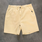 Bar and grill chino short